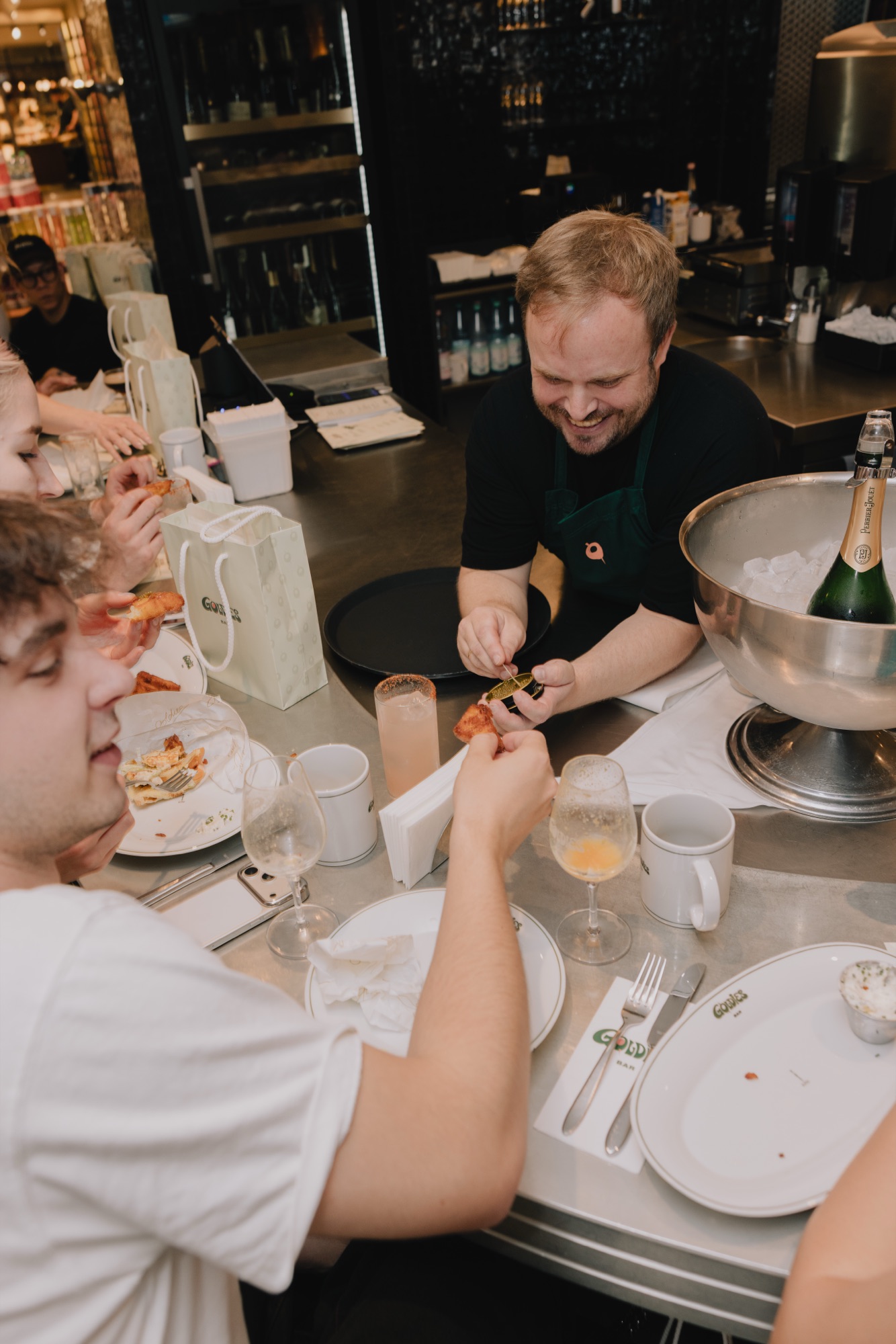 Goldies Bar Breakfast Launch – Live Chef Kaviar-Service am Tresen von Kürsat Gürbüz