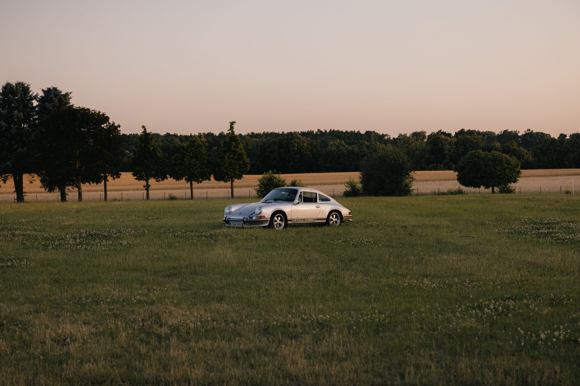 Weitwinkel Landschaftsaufnahme Porsche 911 Rooks & Rocks